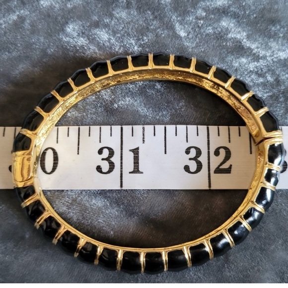 3 Bracelets Kenneth Cole enamel hinged Zebra, Giraffe or black striped bracelets - Picture 5 of 13